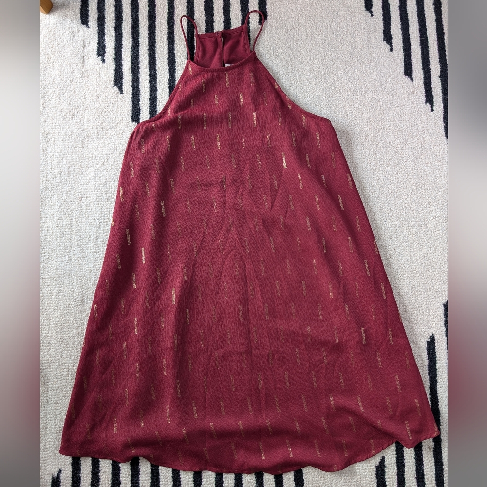 ☘️EUC Everly Spaghetti Strap Rich Wine Dress With Gold Detailing